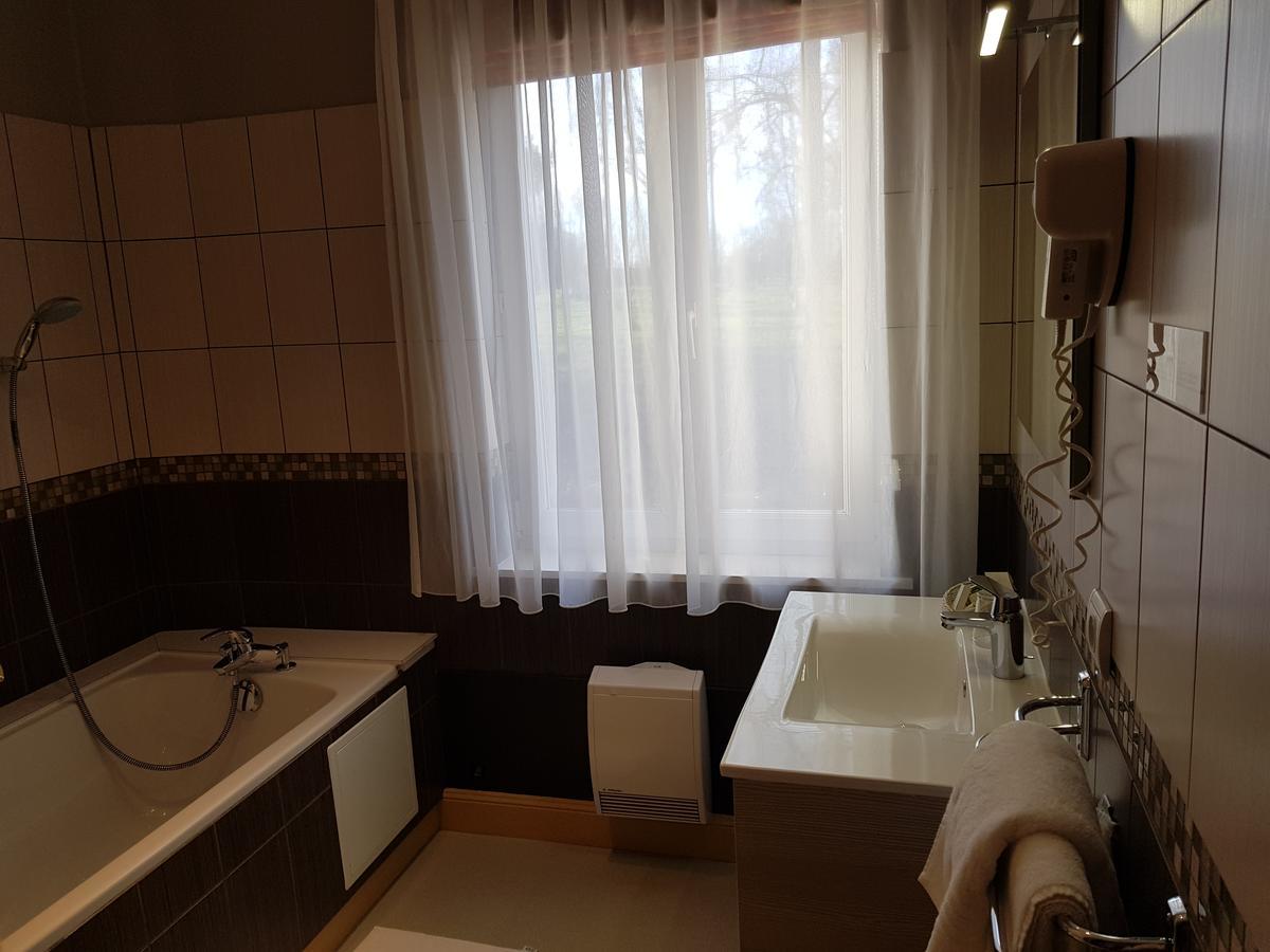 Liessies Logis - Chateau De La Motte - Hotel & Restaurant מראה חיצוני תמונה