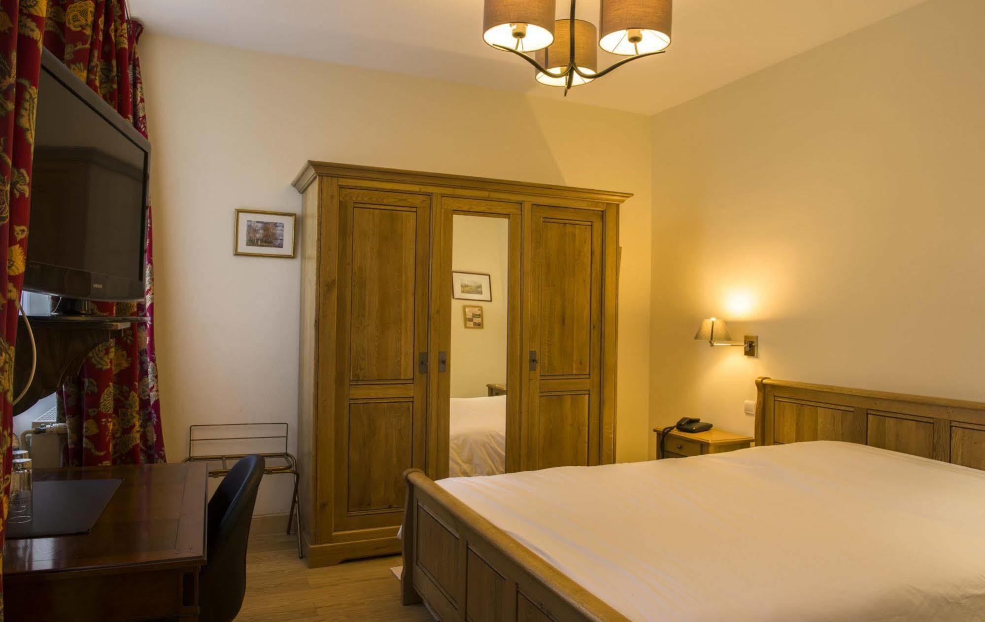 Liessies Logis - Chateau De La Motte - Hotel & Restaurant מראה חיצוני תמונה